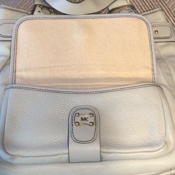 Michael Kors blue pebble leather satchel with canvas lining and 6  pocket. - Picture 10 of 13